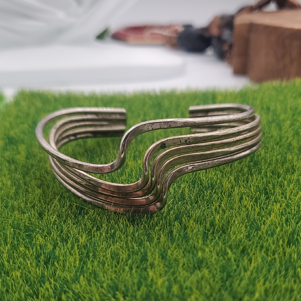 Silver Wave Cuff Bracelet B3310